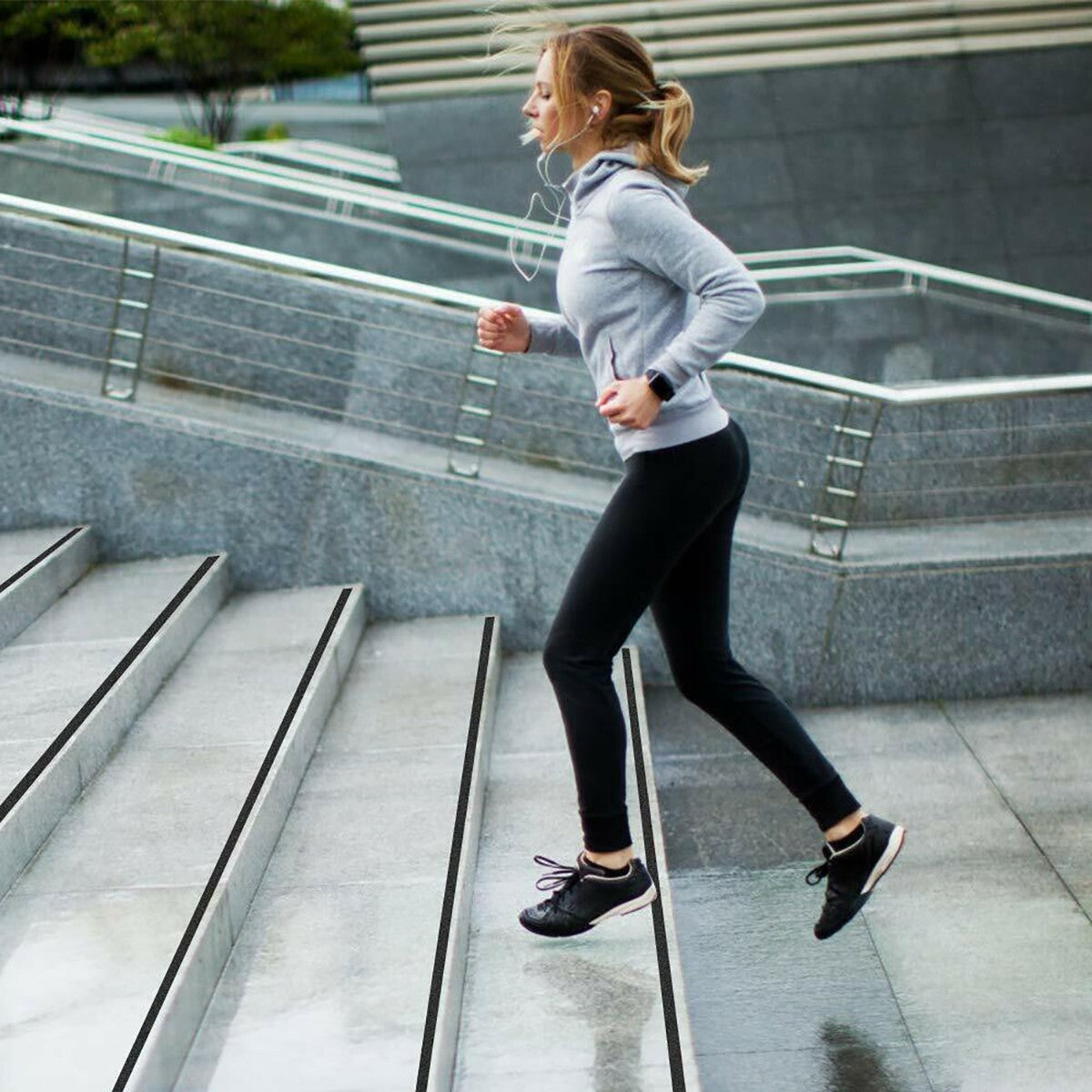 NASTRO ANTISCIVOLO ADESIVO 5MT 2.5MMM NERO SCALE PAVIMENTI SUPERFICI SCIVOLOSE