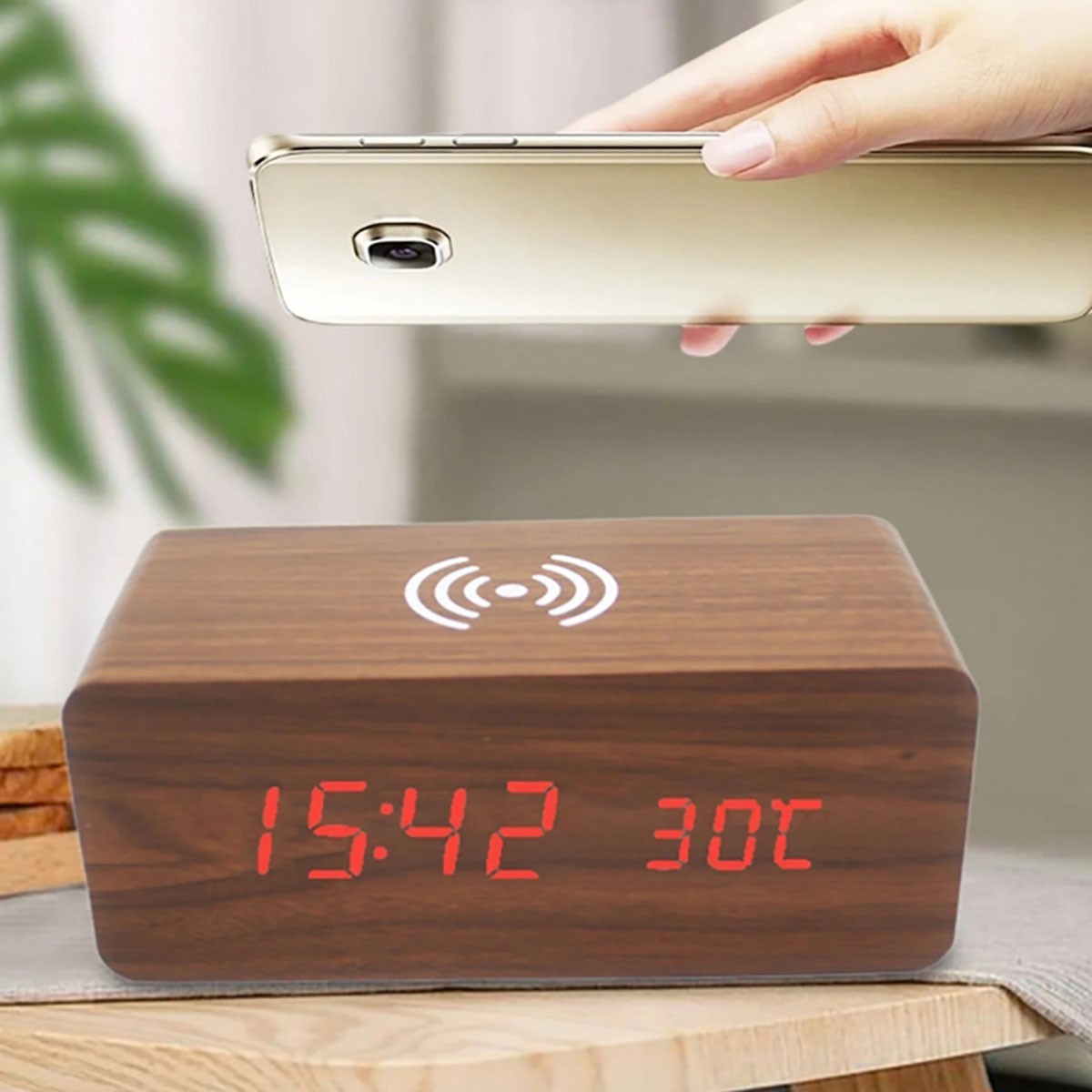 RÉVEIL NUMÉRIQUE MULTIFONCTION BOIS LED RECHARGE SANS FIL TEMPÉRATURE 06724