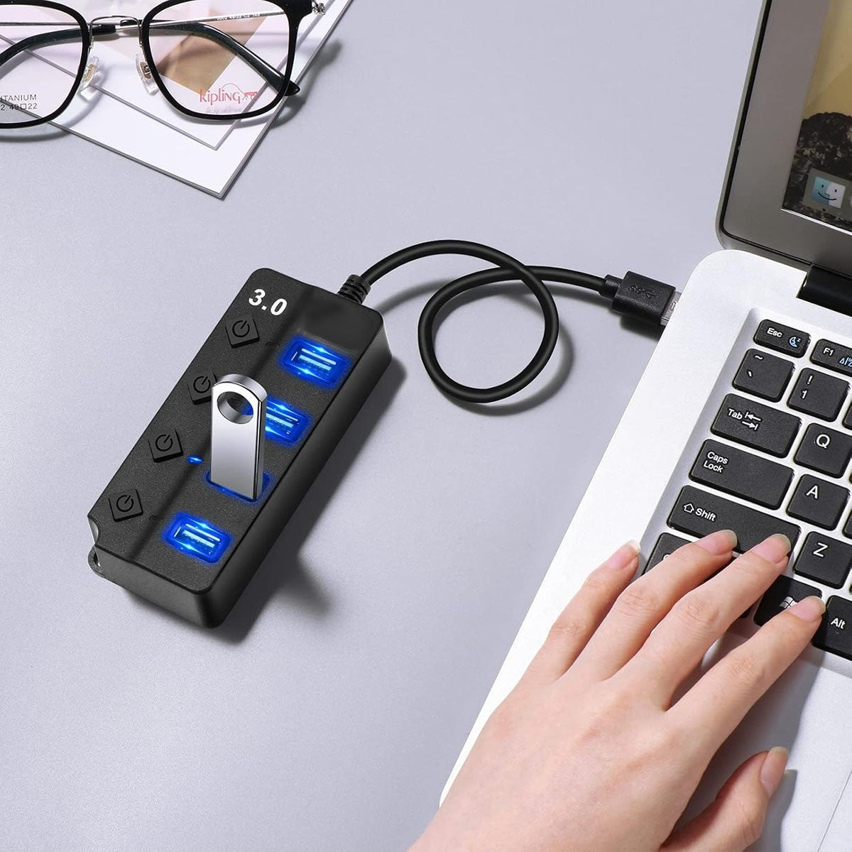 HUB USB 3.0 4 PORTE INTERRUTTORI INDIPENDENTI LED TRASFERIMENTO DATI AS-08055
